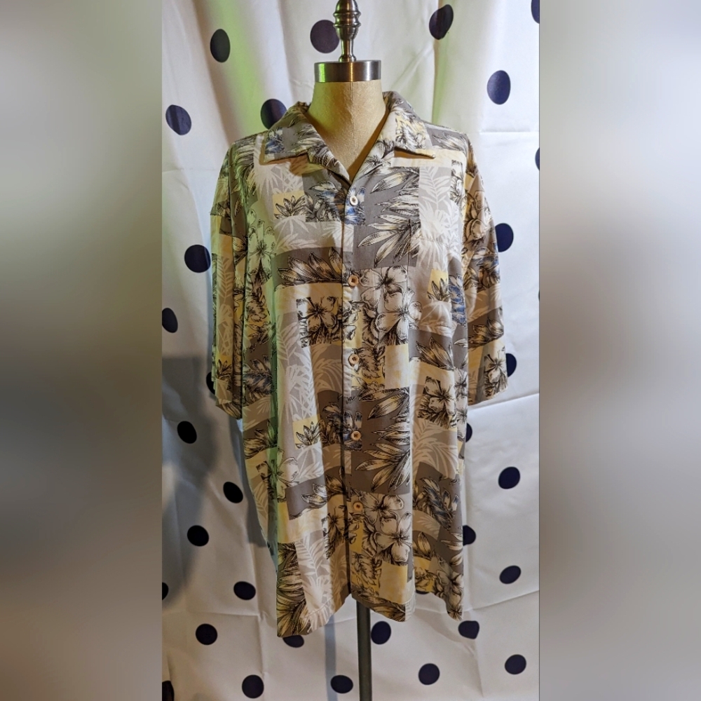 Tommy Bahama Button Down Collared Shirt
